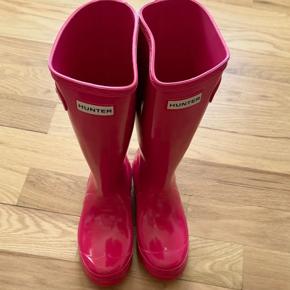 NWOT! Hunter Original Gloss Tall Wellington Rain Boots Bright Pink kids sz 4